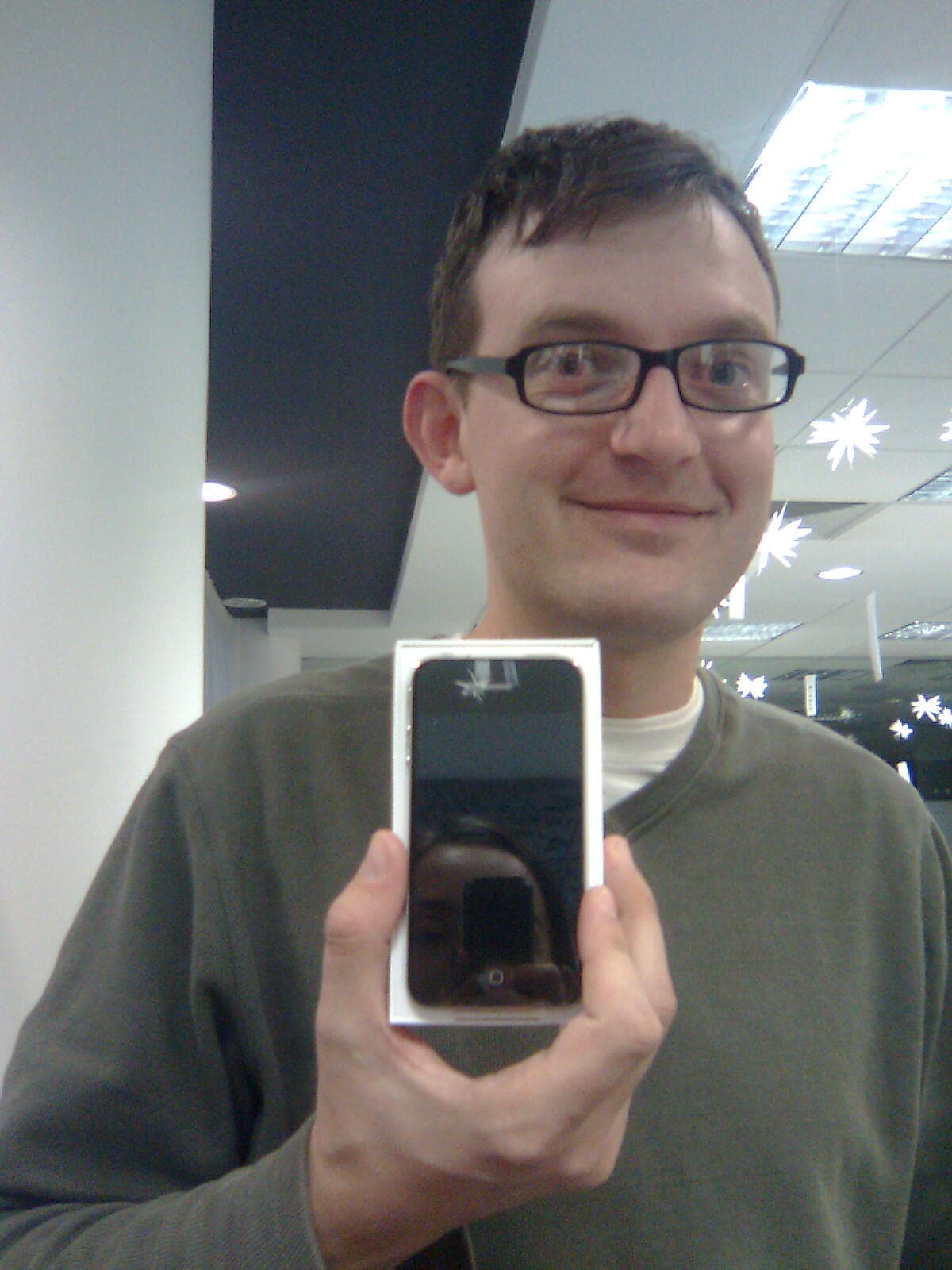 Kиро има iphone 4